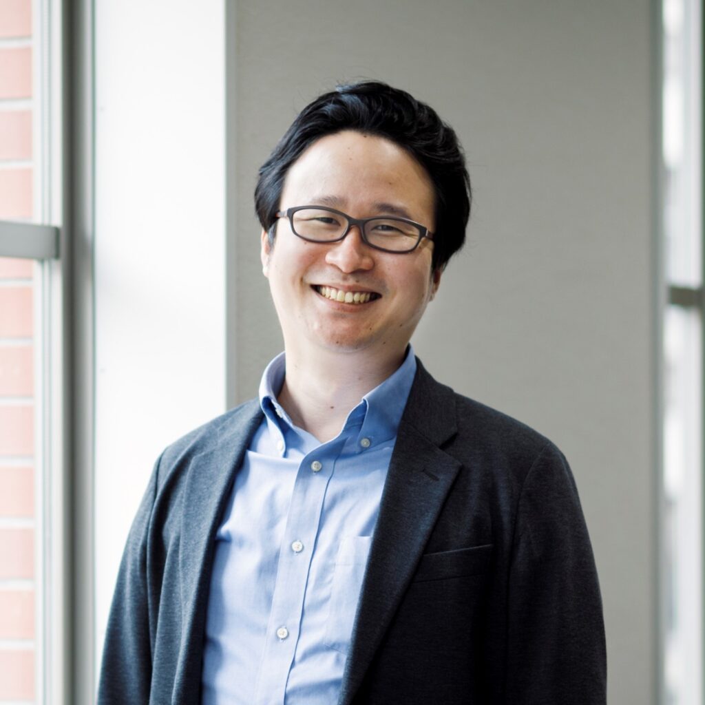 文献ラボ代表・夏目典明のプロフィール写真。学術と社会をつなぐ事業に取り組む代表者の顔として掲載。